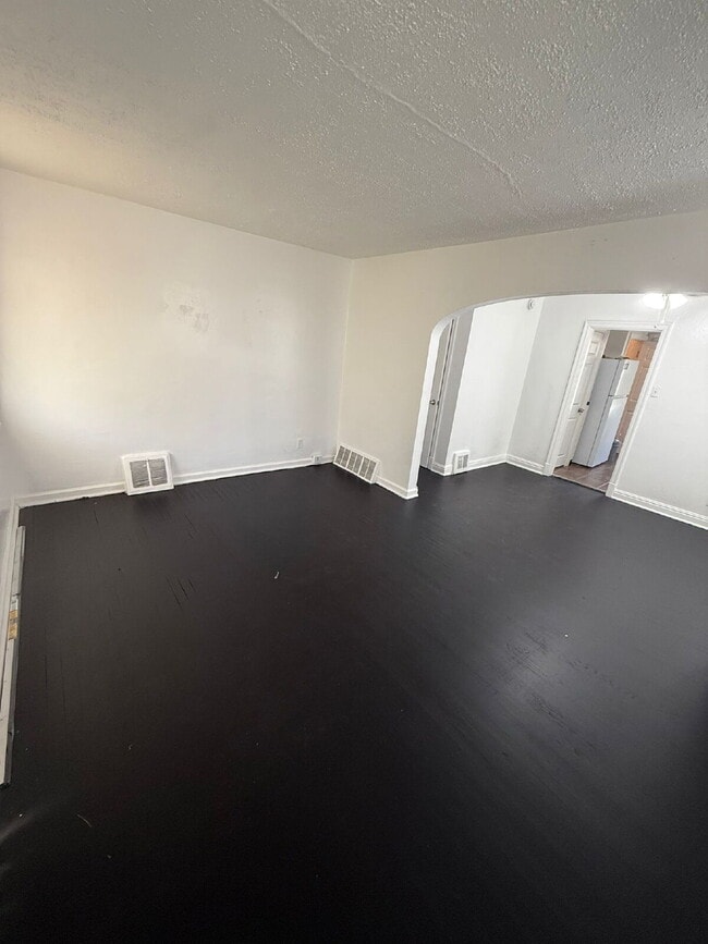 Building Photo - Affordable 2 Bedroom Home Available Now in...