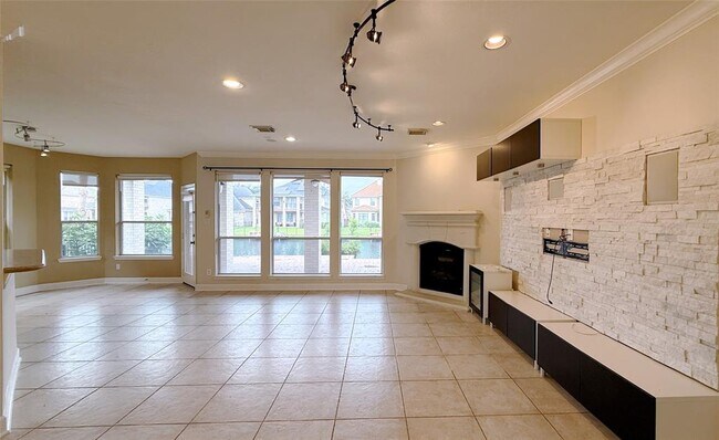Building Photo - 14330 Ayers Rock Rd