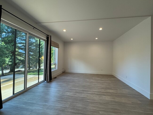 Building Photo - 361 Frank Johns Rd