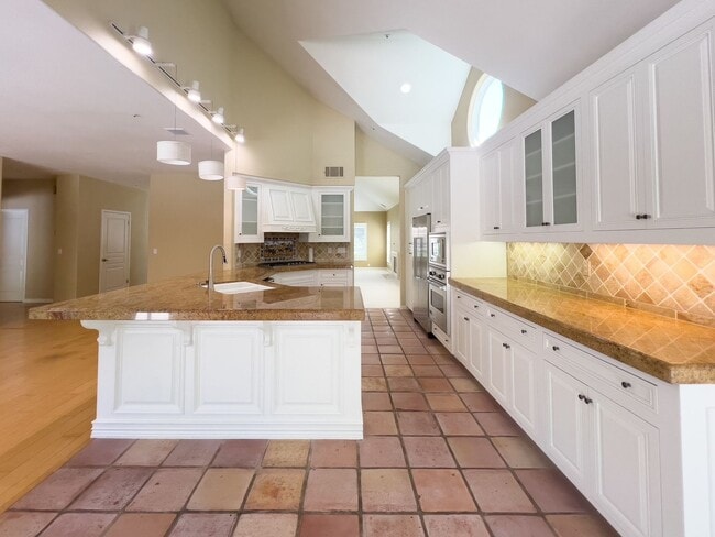 Building Photo - Gorgeous three bedroom North Napa home wit...