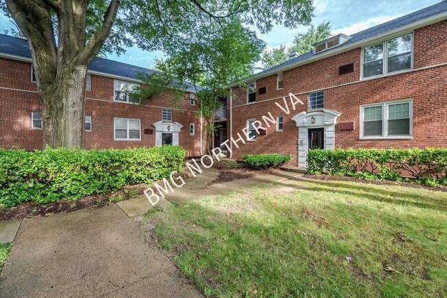 Building Photo - 108 N George Mason Dr