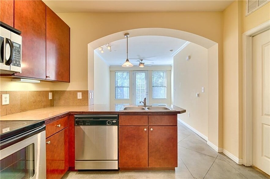 Building Photo - 2505 San Gabriel