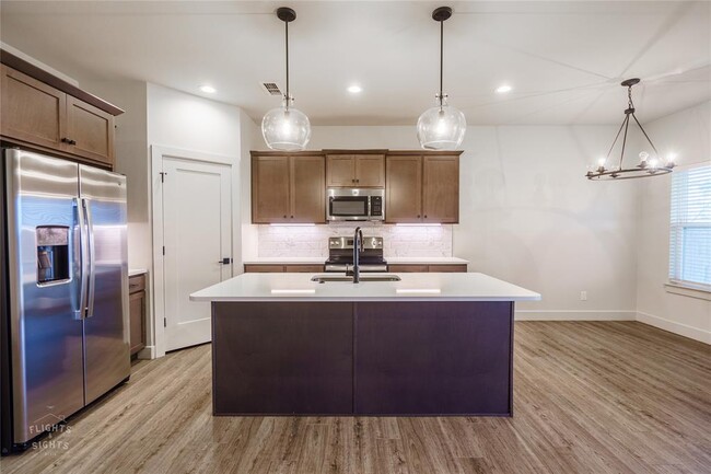 Building Photo - 3841 Kala Dr