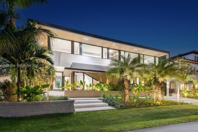 Building Photo - 641 Flamingo Dr