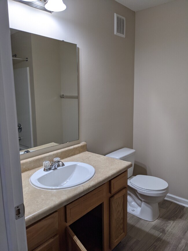 Village at Curry 1622 S Curry Pike Bloomington IN 47403 Apartment