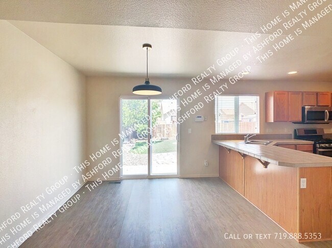 Building Photo - 3314 Castellon Dr