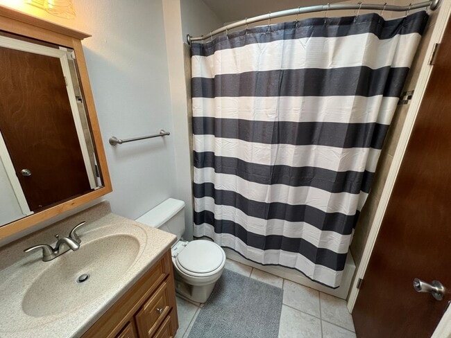 Building Photo - Beautiful Home 3 Bedroom within Close Proximity to Fort Carson!!