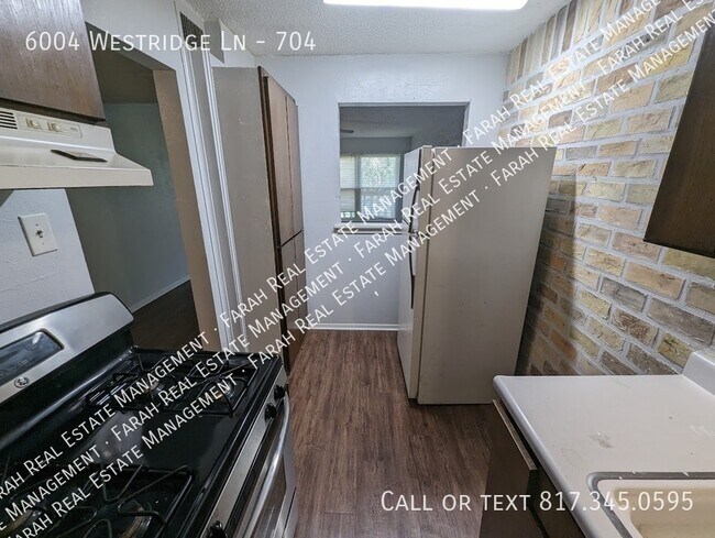 Building Photo - 6004 Westridge Ln
