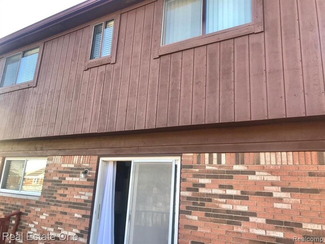 Building Photo - 37147 Evergreen Dr