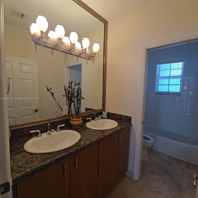 Building Photo - 2136 NW 4th St