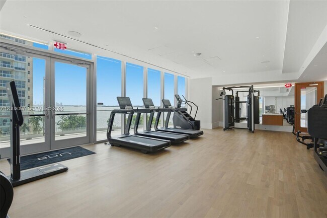 Building Photo - 175 SE 25th Rd