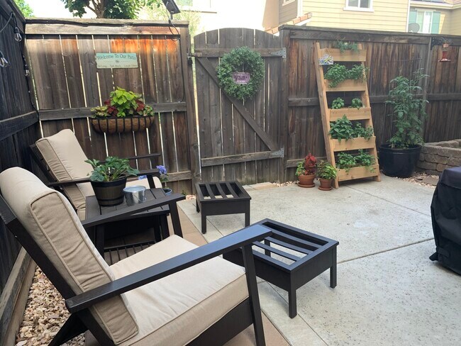 Building Photo - 67 E St