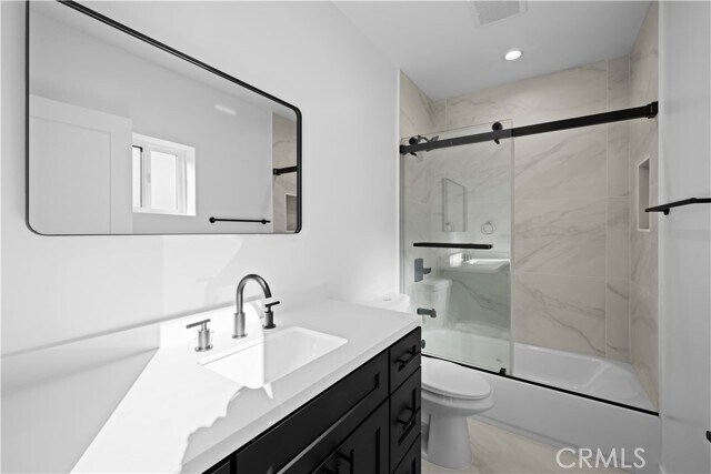 Building Photo - 1342 N Kingsley Dr