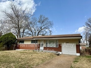 Building Photo - 2247 Lovett Dr