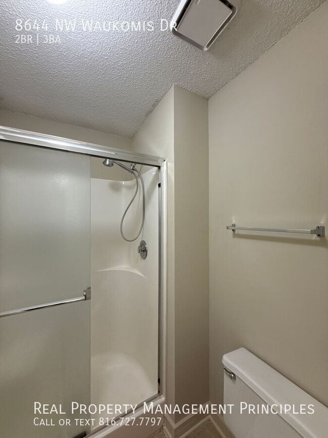 Building Photo - 8644 NW Waukomis Dr