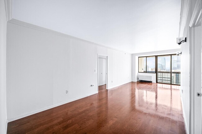 Building Photo - 45 River Dr S