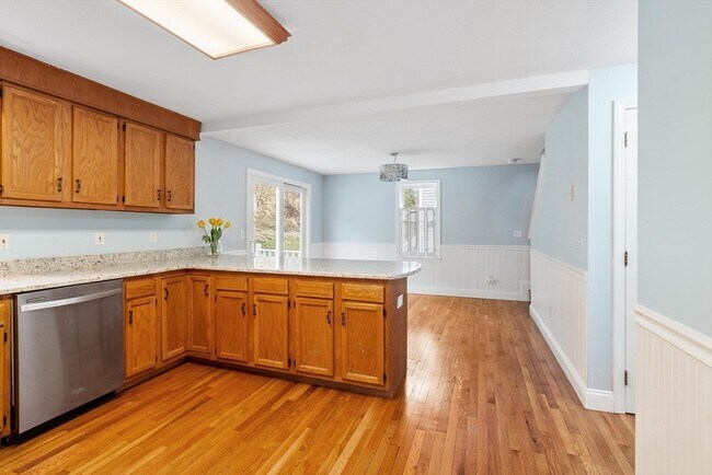 Building Photo - 29 Lamplighter Ln