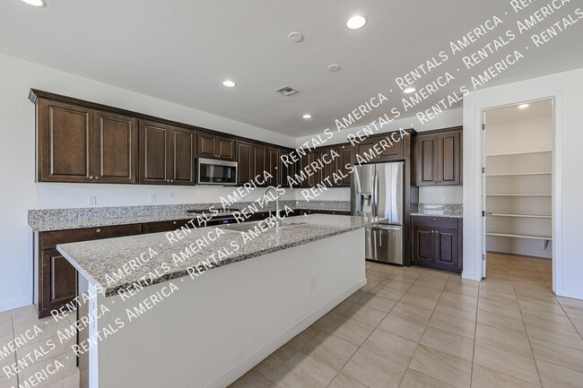 Building Photo - 4806 S 110th Ave