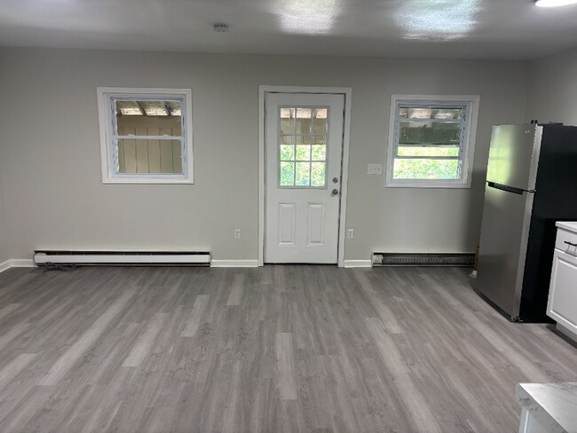 Building Photo - 2-4-4 N Liberty Ave