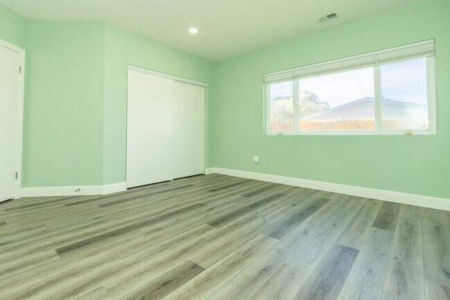 Building Photo - Beautiful 3Bed/2.5Bath Oceanview Home in C...