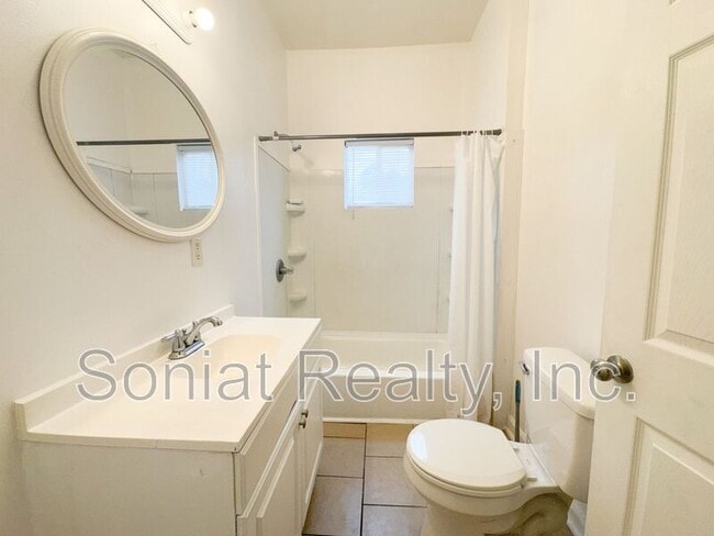 Building Photo - 4501 Majestic Oaks Dr