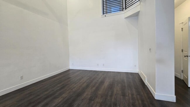 Building Photo - 12977 S Oberon Ln