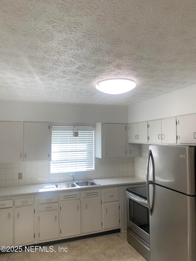 Building Photo - 5780 Cedar Forest Dr E