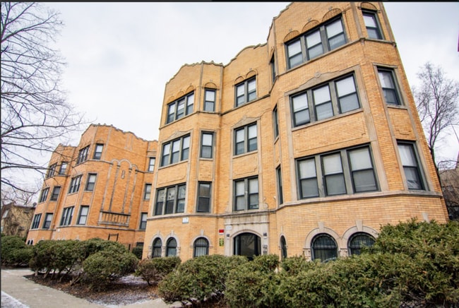 Building Photo - 3 bedroom in Chicago IL 60644