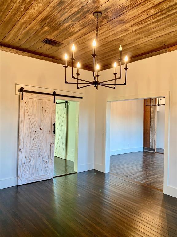 Building Photo - 305 Hall St