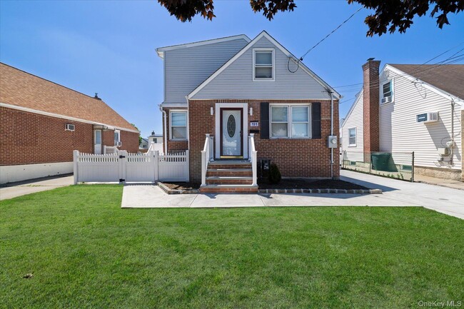 Building Photo - 191 Raff Ave