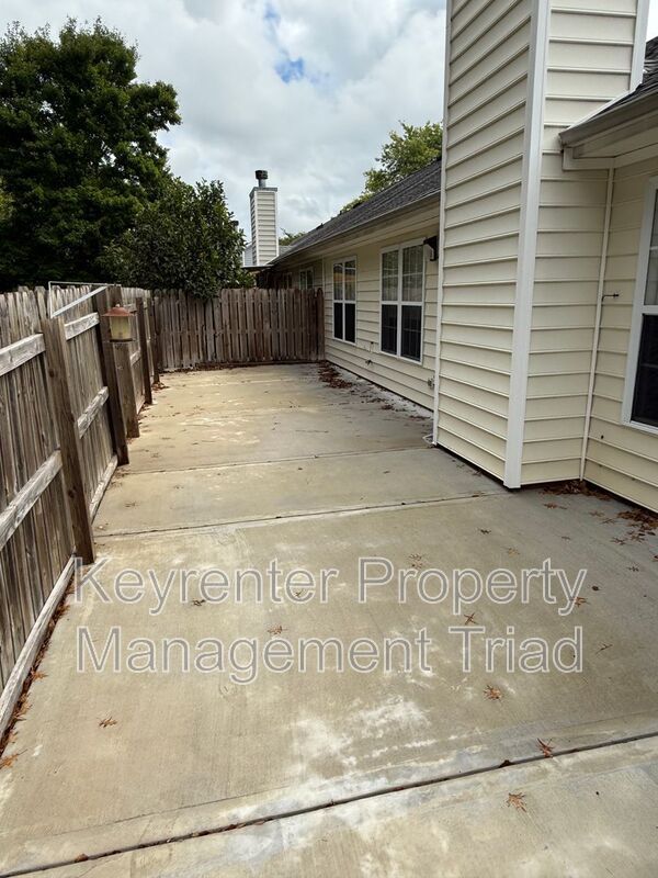 Building Photo - 3957 Cobblestone Bend Dr