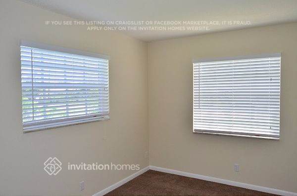 Building Photo - 1037 SW 28th Ave