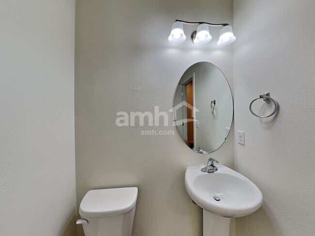 Building Photo - 1950 NW 23rd St