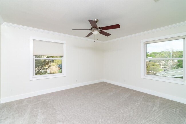 Building Photo - 2503 Homedale Dr