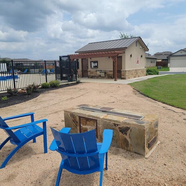 Building Photo - 127 Trailside Ln