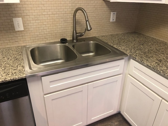 Kitchen Granite Countertop - 1602 Oriole Ln