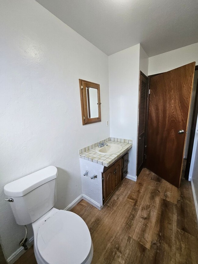 Building Photo - Beautiful 3 Bedroom Home ofd Shower Drive