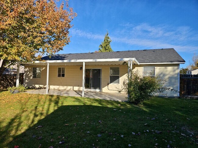 Building Photo - Cute Nampa home in one of  the most desirable neighborhoods. Fabulous location. 7159 E. Hampton.