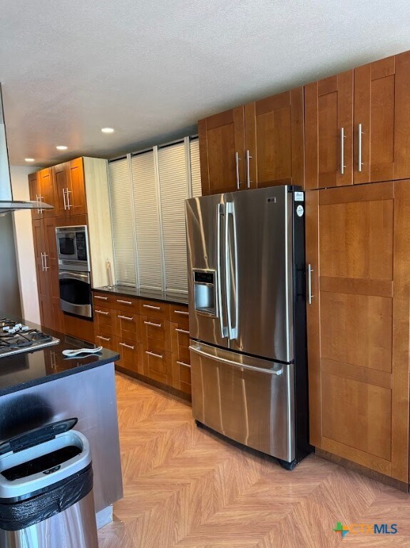 Building Photo - 901 Madrona Dr