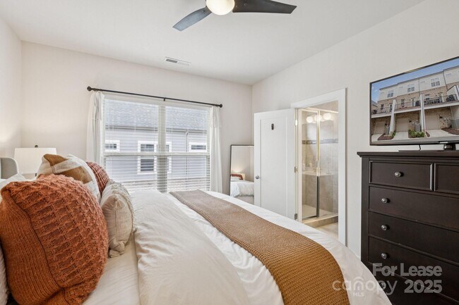 Building Photo - 12106 Brooklyn Ave