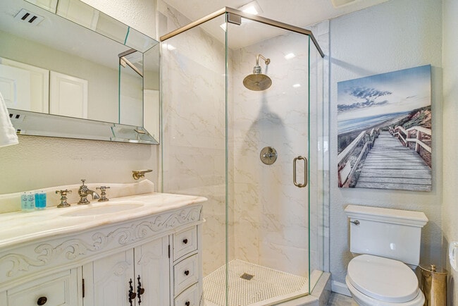 Building Photo - 5172 Coquina Key Dr SE