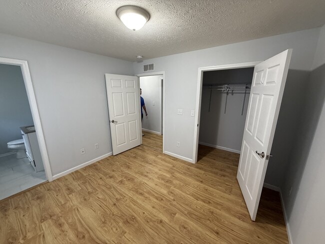 Building Photo - 217 Haycraft St