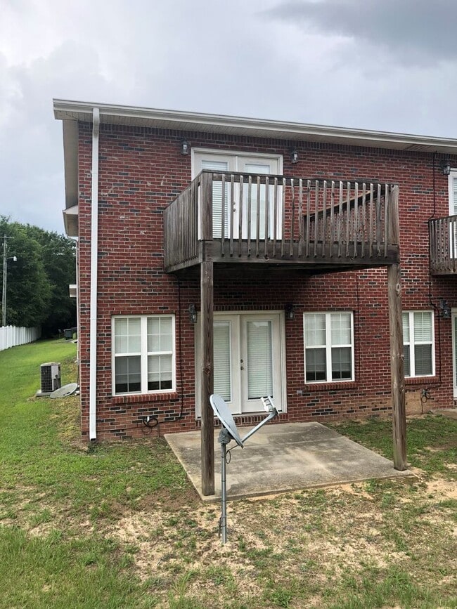 Building Photo - Eagle Landing Subdivision - Community Pool/Clubhouse Amenities!