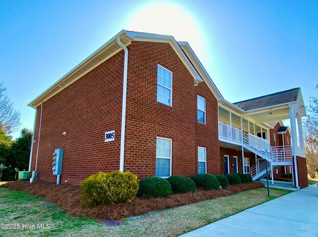 Primary Photo - 3001 MacGregor Downs Rd