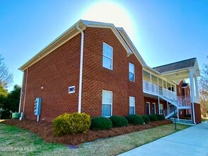 Building Photo - 3001 MacGregor Downs Rd
