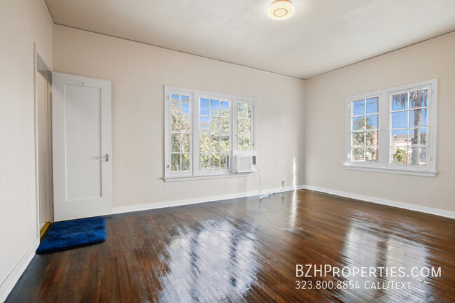 Building Photo - Gorgeous Newly Renovated 1Bed 1Bath With W...