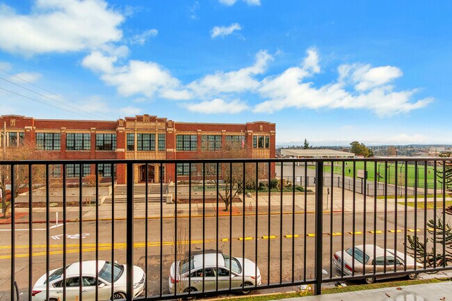 Building Photo - 2108 S J St