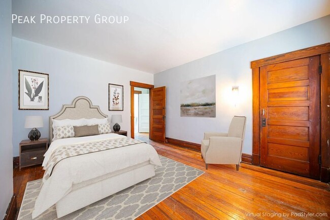 Building Photo - AVAILABLE NOW! Newly Renovated 2 Bedroom T...