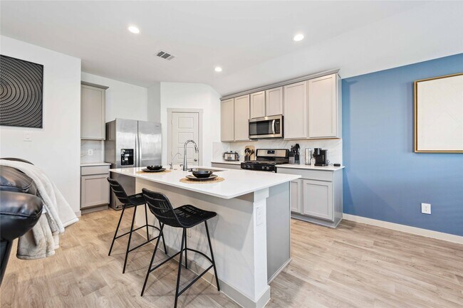 Building Photo - 7826 Cattleman Vly Dr