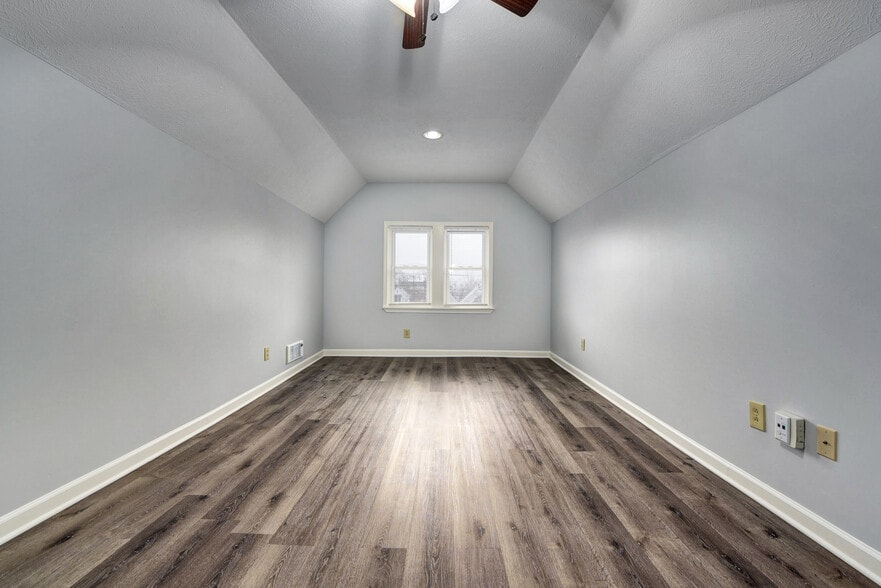 Building Photo - 2050 Robin St